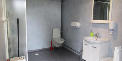 Reisemobilstellplatz - Bademöglichkeit für Hunde - Schweden - Toilette und douche - Hammarstrands Camping, Stugby och Kafé