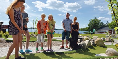 Motorhome parking space - SUP Möglichkeit - Southern Sweden - Minigolf am Tingsryd Resort - Tingsryd Resort