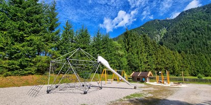 Reisemobilstellplatz - Art des Stellplatz: bei Gaststätte - Inzell (Landkreis Traunstein) - Spielplatz - Camping Steinplatte