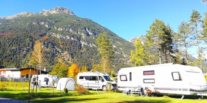 Reisemobilstellplatz - Art des Stellplatz: im Campingplatz - Tirol - Große Stellplätze - Lechtal Camping Vorderhornbach