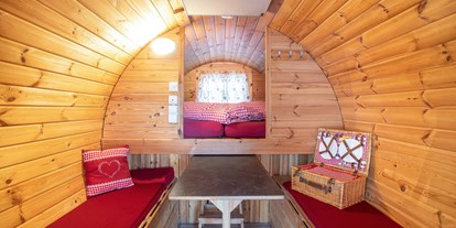 Reisemobilstellplatz - Wohnwagen erlaubt - Schlaffass - Camping Inntal