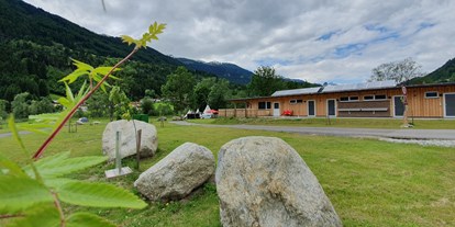 Reisemobilstellplatz - Umgebungsschwerpunkt: am Land - Tristach - Campingplatz und neues Sanitärgebäude - Adventurepark Osttirol