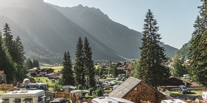 Reisemobilstellplatz - Hunde erlaubt: Hunde erlaubt - Tirol - Panorama Terrassenstellplatz - Naturcamping Kuprian