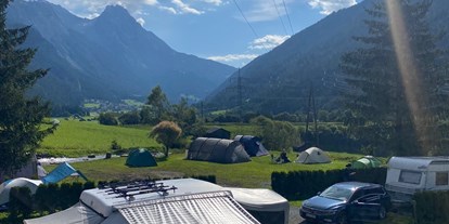 Motorhome parking space - Hunde erlaubt: Hunde erlaubt - Tiroler Oberland - ArlBerglife Camping