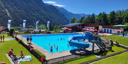 Reisemobilstellplatz - Vorarlberg - Alpenfreibad Braz - 1,5 km entfernt - ideal für Familien. GRATIS Eintritt - Walch's Camping & Landhaus
