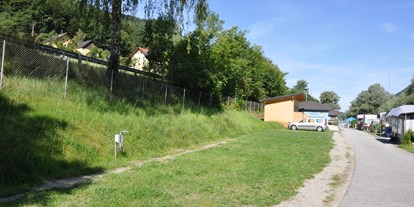 Reisemobilstellplatz - Art des Stellplatz: bei Gewässer - Schwaben - Stellplätze im eingezäunten Bereich - Camping an der Donau
