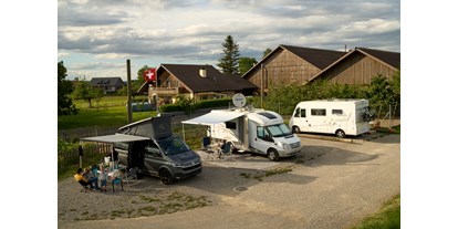Motorhome parking space - Wintercamping - Zurich - Bauernhof zur Höhni Oberwil (Dägerlen)