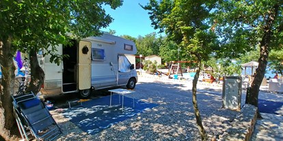 Reisemobilstellplatz - Grauwasserentsorgung - Omišalj - Camping Slamni ****