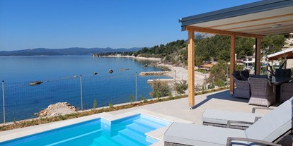 Reisemobilstellplatz - Stromanschluss - Kroatien - Superior mobile home with swimming pool - Camping Lavanda