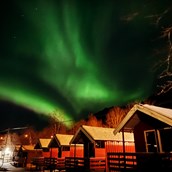 Wohnmobilstellplatz - Northen lights in winter. - Base Camp Hamarøy