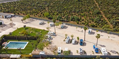 Reisemobilstellplatz - Costa de la Luz - Luftaufnahme des Campingwagens - Carcaracol