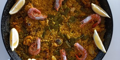 Reisemobilstellplatz - Oropesa del Mar - ... samstags gibt es leckere Paella oder wechselweise verschiedene Menüs. - Los Olivos de Xivert CampingNatura Park