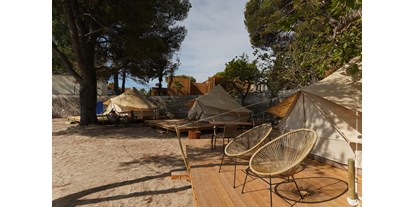 Motorhome parking space - Tennis - Spain - Camping Alfacs