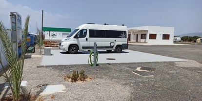 Motorhome parking space - öffentliche Verkehrsmittel - Andalusia - Camper Área Cabo de Gata