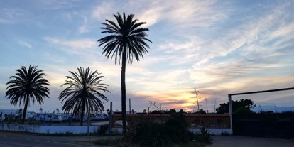 Reisemobilstellplatz - Stromanschluss - Costa de Almería - Exterior - Camper Área Cabo de Gata