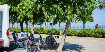 Motorhome parking space - öffentliche Verkehrsmittel - Costa Daurada - stellplatze - Camping Joan