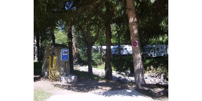 Motorhome parking space - WLAN: nur um die Rezeption vorhanden - Pyrenäen - Area servicio autocaravanas - SOL I NEU