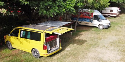 Motorhome parking space - Bademöglichkeit für Hunde - Sicily - Camping Flintstones Park