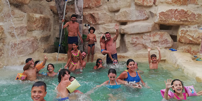 Reisemobilstellplatz - Umgebungsschwerpunkt: Meer - Sizilien - Piscina per bambini - Camping Flintstones Park