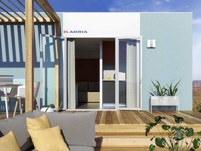 Reisemobilstellplatz - Italien - Mobile Home Adria,
40 Quadratmeter mit einem einzigartigen, eleganten und hochwertigen Design.
Eine luxuriöse Unterkunft mit besonderem Glamour, wie eine Hotelsuite inmitten der Natur.
 - Agricamping Est Garda