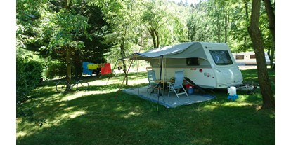Motorhome parking space - Ardèche - Stellplätze für Wohnwagen - Camping Le Viaduc