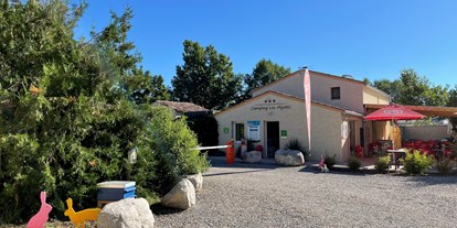 Reisemobilstellplatz - Entsorgung Toilettenkassette - Provence-Alpes-Côte d'Azur - Eingang zum Campingplatz - Camping Les Myotis