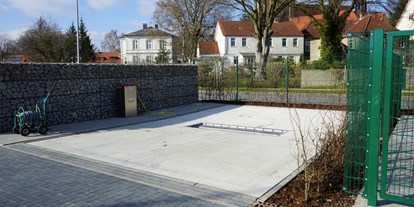 Motorhome parking space - öffentliche Verkehrsmittel - Schleswig-Holstein - Die neue Entsorgungsstation - Stellplatz am Schleswiger Stadthafen