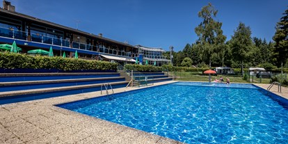 Motorhome parking space - Luxembourg - Schwimmbad - Camping Auf Kengert