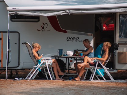 Reisemobilstellplatz - Bademöglichkeit für Hunde - Ulcinj - RVPark in the Sun - MCM Camping