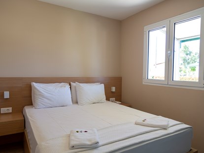 Reisemobilstellplatz - Umgebungsschwerpunkt: Meer - Bungalows Bedroom - MCM Camping