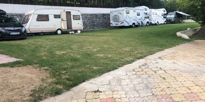 Motorhome parking space - Romania West - Camping Robinson Country Club
