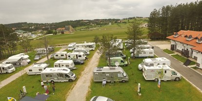 Motorhome parking space - WLAN: am ganzen Platz vorhanden - Serbia - Camping Zlatibor