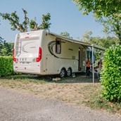 RV parking space - Stellplatz am Fluss - Camping Côté Vercors
