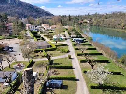 Reisemobilstellplatz - WLAN: am ganzen Platz vorhanden - Rhône-Alpes - Luftbild des Platzes - Camping Côté Vercors