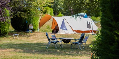 Reisemobilstellplatz - Duschen - Corrèze - Camping Le Soustran