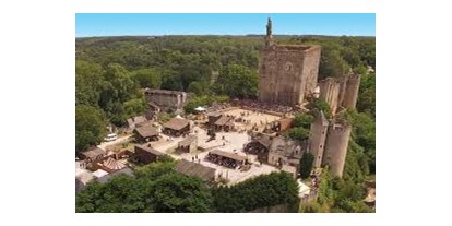 Reisemobilstellplatz - Angelmöglichkeit - Frankreich - Montbazon's Fortress - Camping La Vallée de l'Indre
