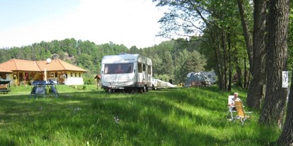Motorhome parking space - WLAN: nur um die Rezeption vorhanden - Czech Republic - Camping Paradijs