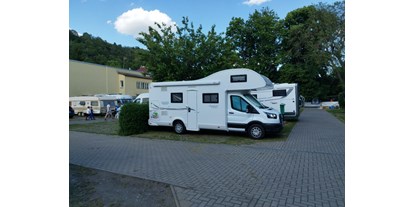 Reisemobilstellplatz - Duschen - Mnetěš - Camp Sokol Troja