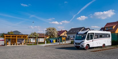 Motorhome parking space - Grauwasserentsorgung - Czech Republic - Stellplatz Velemín
