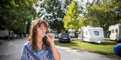 Reisemobilstellplatz - Wohnwagen erlaubt - Ungarn - Arena Camping - Budapest