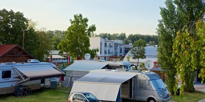 Motorhome parking space - Spielplatz - Hungary - Barack Thermal Camping Tiszakécske
