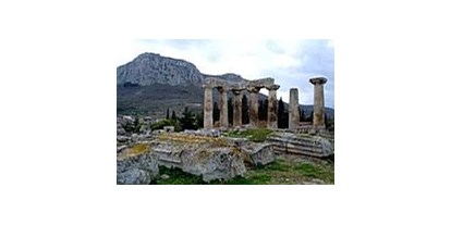 Motorhome parking space - Duschen - Greece - temple of Apollon and the castle!! - Camperstop