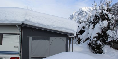 Motorhome parking space - Hunde erlaubt: Hunde erlaubt - Tyrol - Camping Biberhof im Winter - Stellplatz am Camping Biberhof