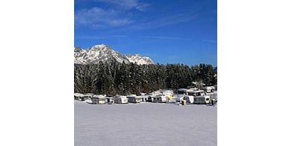 Reisemobilstellplatz - Spielplatz - Vorderthiersee - Franzlhof in Söll Campingplatz Winter - Camping Franzlhof