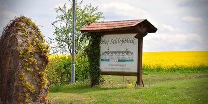 Reisemobilstellplatz - Reiten - Bosau - Parkplatz am Hof-Schlossblick