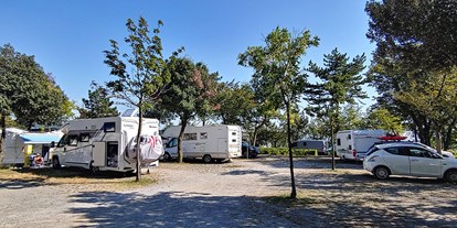 Reisemobilstellplatz - Stromanschluss - Portorož - Camping Village Mare Pineta****