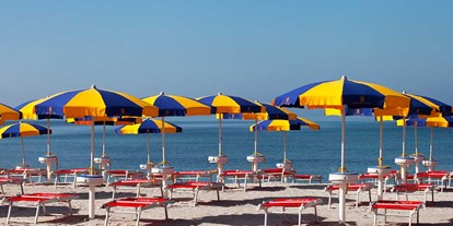 Reisemobilstellplatz - Umgebungsschwerpunkt: Strand - Spiaggia di Bombarde - Camping Village Laguna Blu****