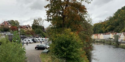 Motorhome parking space - Umgebungsschwerpunkt: Stadt - Vilshofen - Reisemobilstellplatz Parkdeck Ilzbrücke