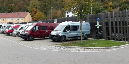 Motorhome parking space - Umgebungsschwerpunkt: Stadt - Vilshofen - Stellplatz - Reisemobilstellplatz Parkdeck Ilzbrücke