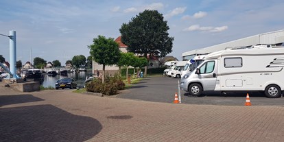 Reisemobilstellplatz - Art des Stellplatz: eigenständiger Stellplatz - Overijssel - Jachthaven De Molenwaard